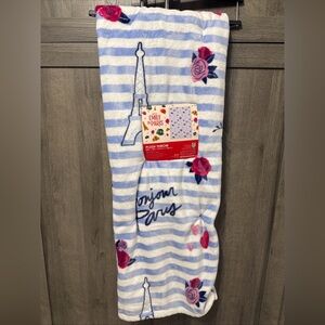 New Netflix Emily In Paris Soft Plush 50" x 70" Roses Throw Blanket Tag & Hanger